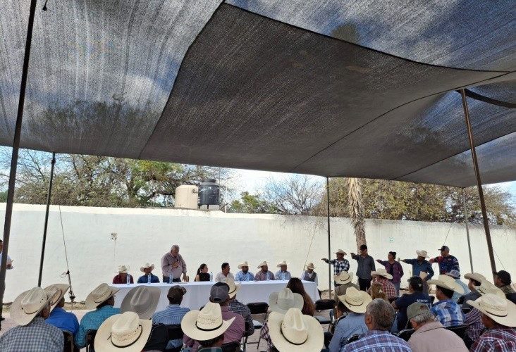 “Sindy reconoce labor de las ganaderas en Palmillas”